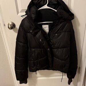 GAP Women’s Black Hooded Puffer Coat